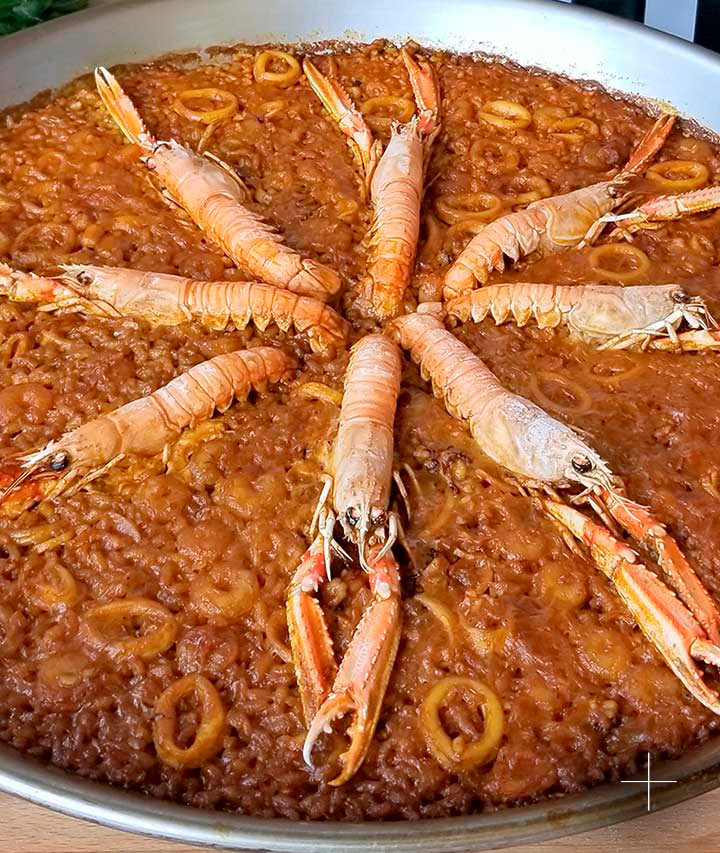 Arroz de chipirones, gambas y cigalas