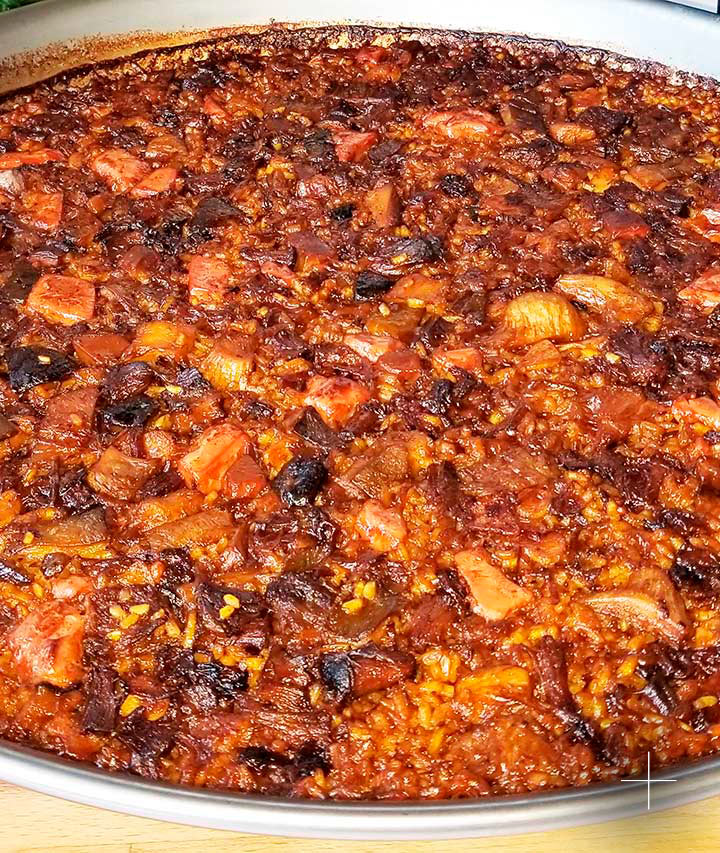 Arroz con rabo de toro, foie, boletus y uvas pasas