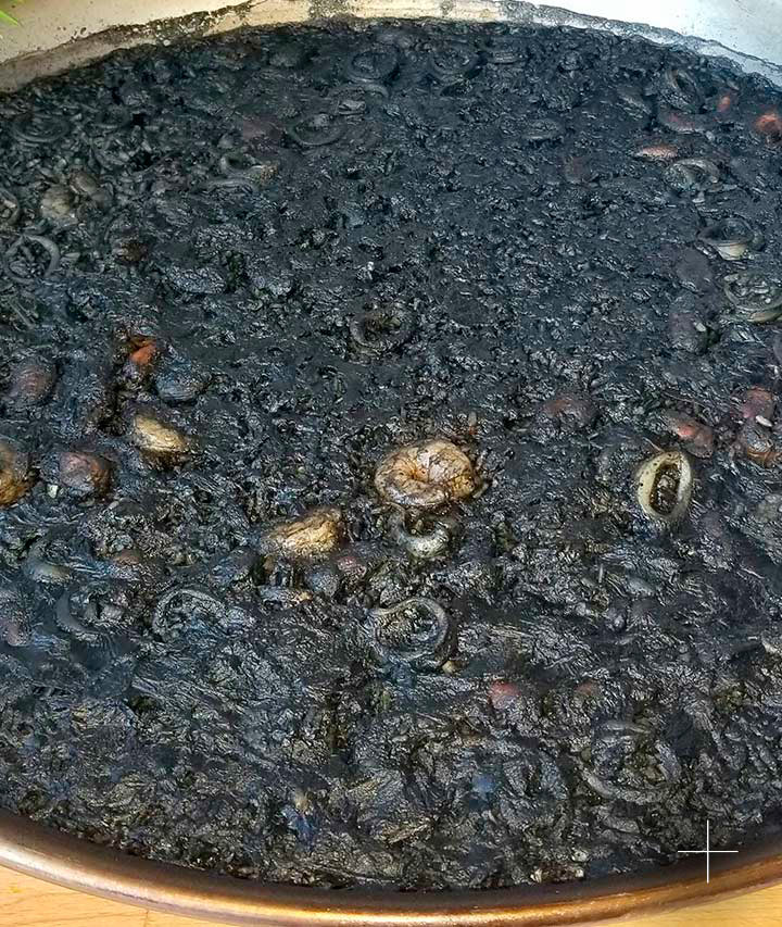 Arroz negro con alioli de wasabi